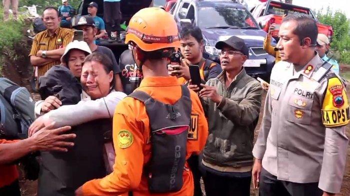 Kisah Naomi Daviola Siswi SMK yang Tersesat Selama 2 Hari di Gunung Slamet dan Bertahan Hingga Ditemukan Tim SAR.pacificmusicworks (1)